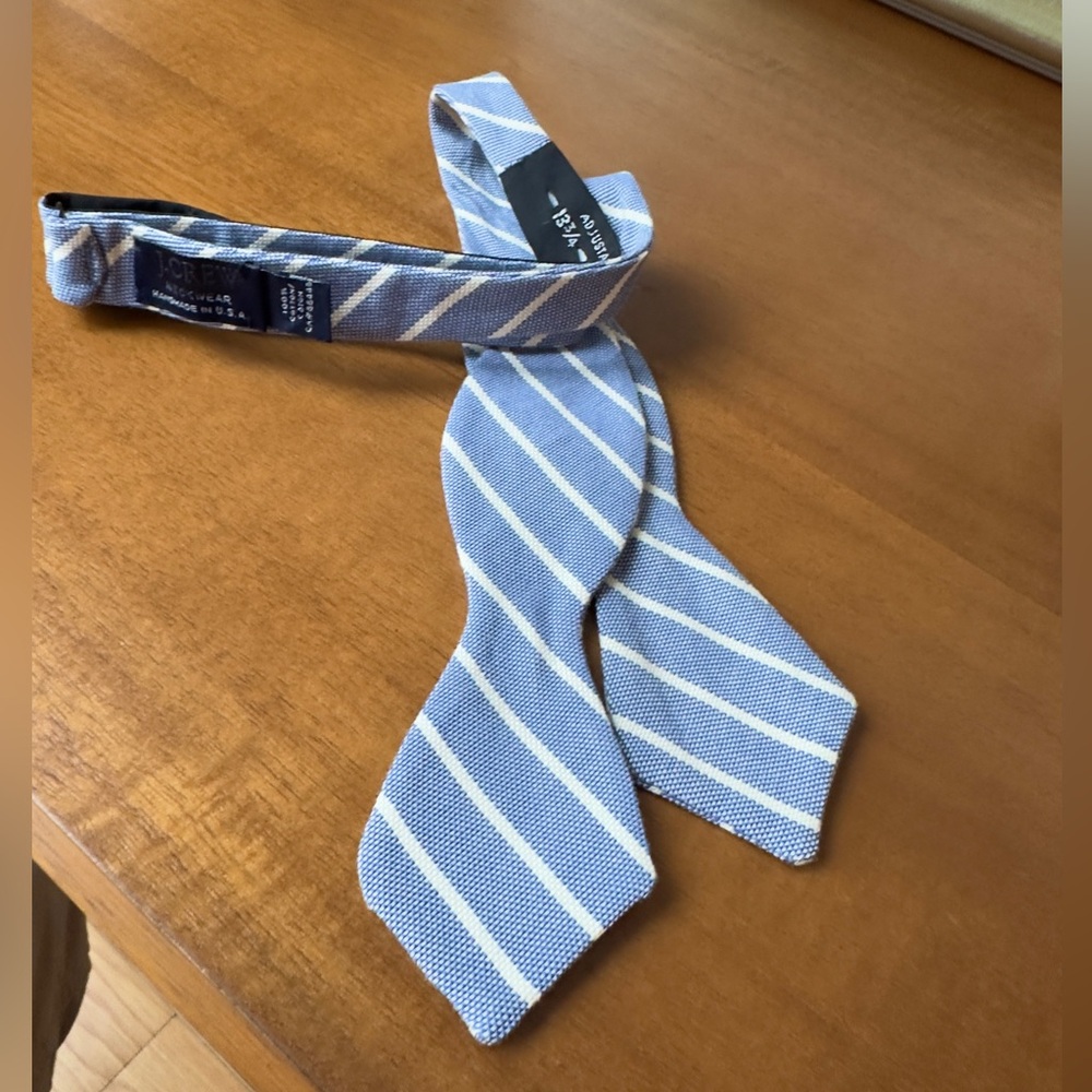 J.Crew Classic Blue and White Striped Bow Tie pristine condition